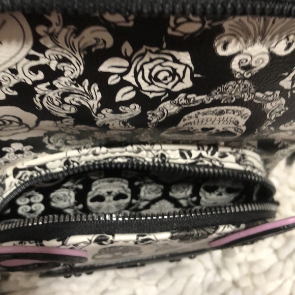 #103 NWT Betsey Johnson Convertible Crossbody/ Backpack - Picture 6 of 8